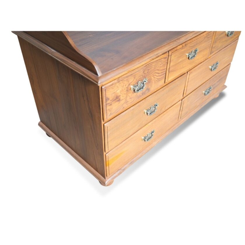 Traditional Chest Of Drawers - Image 4