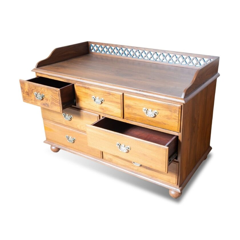 Traditional Chest Of Drawers - Image 5