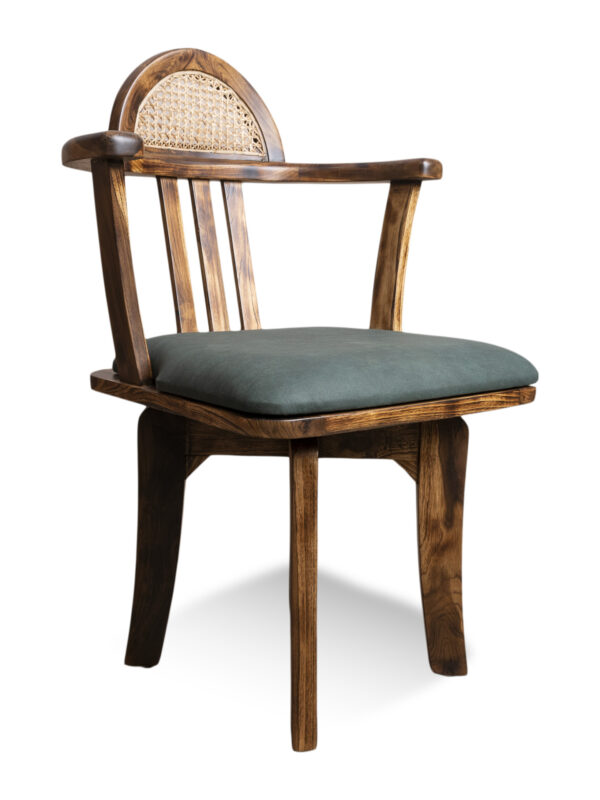Custom Swivelling Cane Chair – Ergonomic Design, Elegant Motion