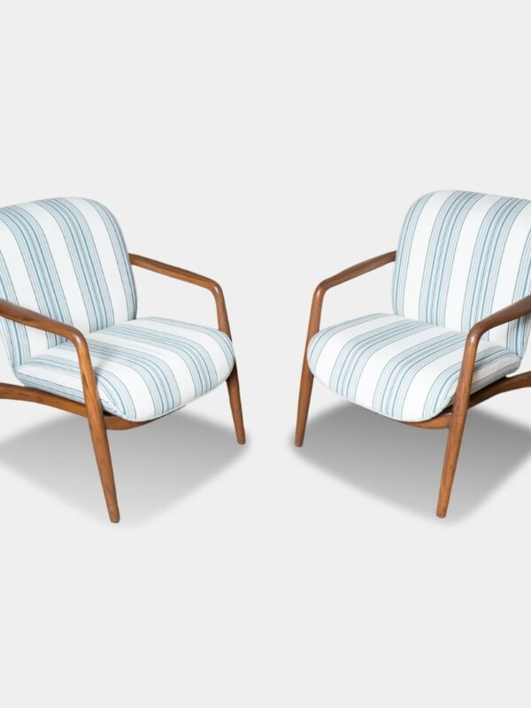 Curvatious Accent Chair